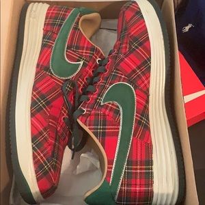 Men Size 11 Force 1